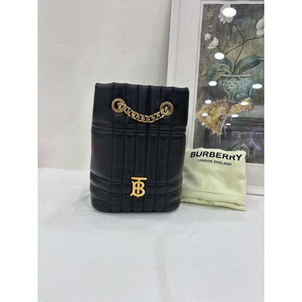 Burberry Women Pre-Loved Bag Brand New Condition